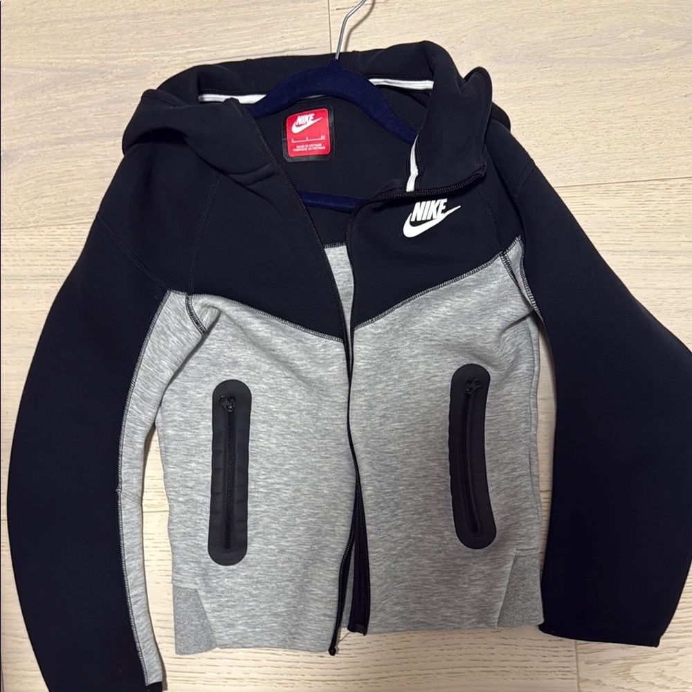 Nike Black and Gray Athletic Sweatshirt Hoodie